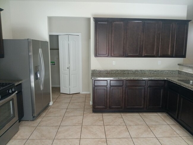 Foto del edificio - 4 Bedroom, 3 Bathroom! Lovely Home!