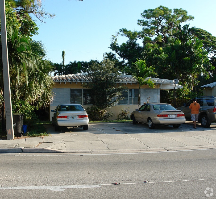 Building Photo - 409 SE 17th St