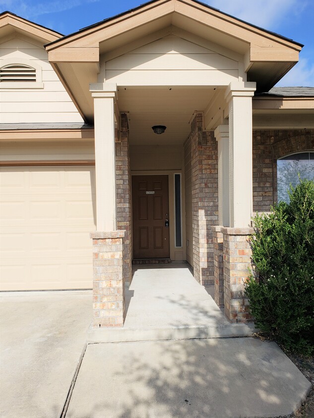 406 Creston St, Hutto, TX 78634 House Rental in Hutto, TX