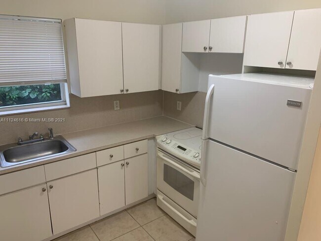 Foto del edificio - 575 NE 82nd St