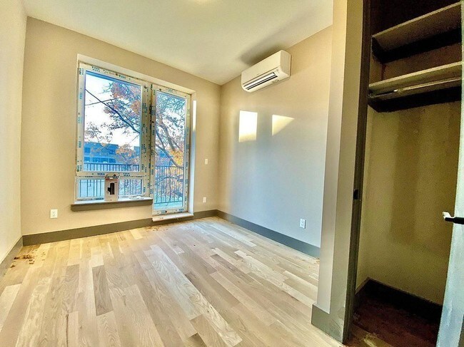 Building Photo - 209 Troy Ave