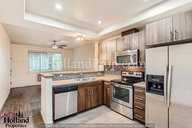 Foto del edificio - Cute 2 bedroom ground floor Condo located ...