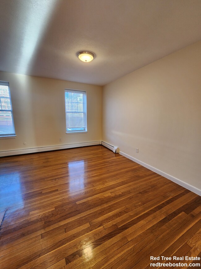 Building Photo - 168 North Beacon St