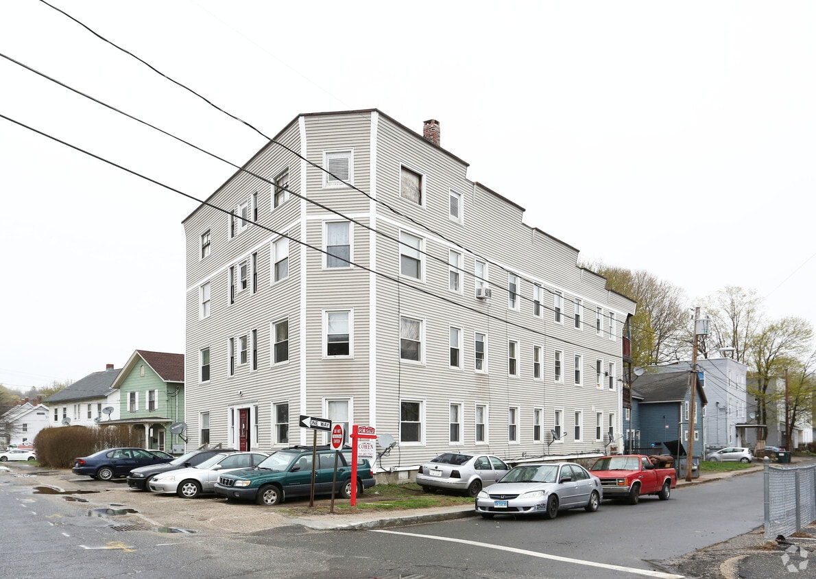 68 Elm St, Winsted, CT 06098 Apartments in Winsted, CT