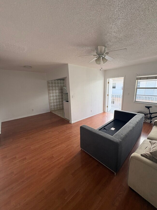 Building Photo - 2238 Monroe St