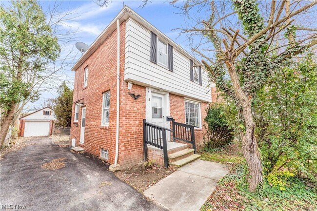 Building Photo - 20808 Hillgrove Ave