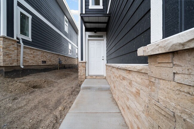 Foto del edificio - Brand New 3 bed 2.5 bath townhome