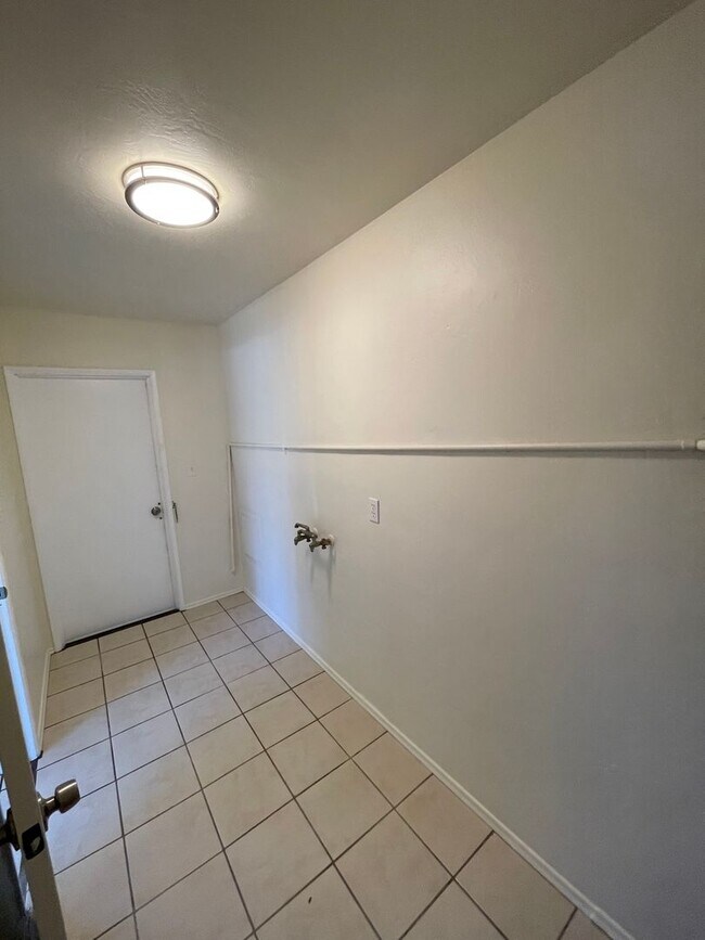Foto del edificio - 829-831 10th Street
