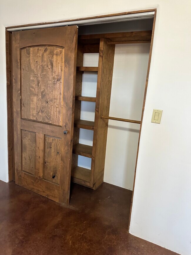 Building Photo - 5360 Agua Fria St