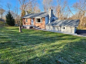 Building Photo - 19 Ridgeview Rd