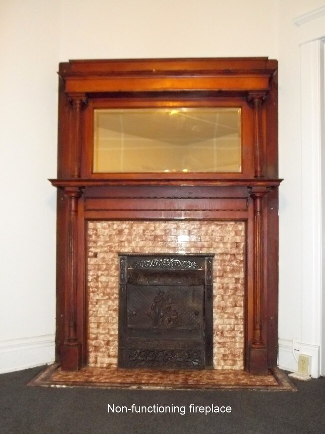 Building Photo - 411 W Dutton St