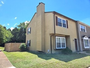 Building Photo - 1315 River Birch Run S