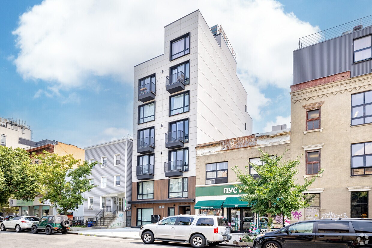 302 Avenida Graham - 302 Graham Ave