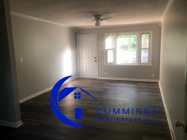 Building Photo - Three Bedroom Home with Large Bonus