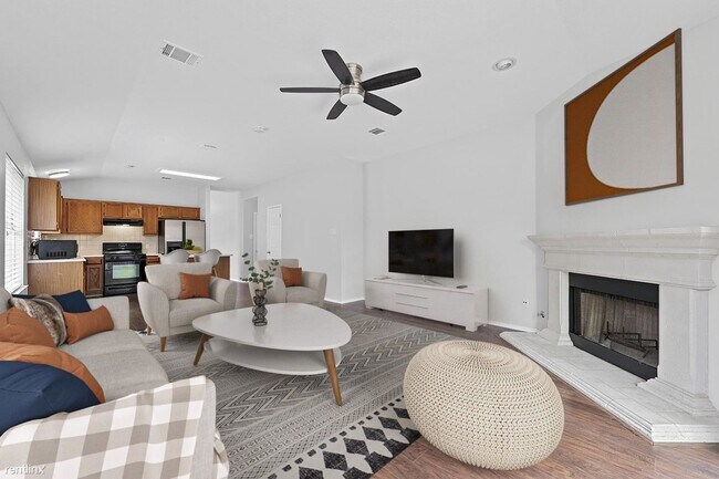 1 br, 1 bath House - 15509 Ozone Pl Spacio... photo'