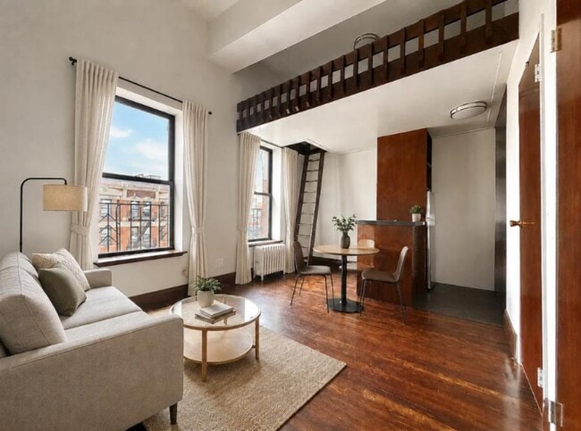 Building Photo - West 125th Street
