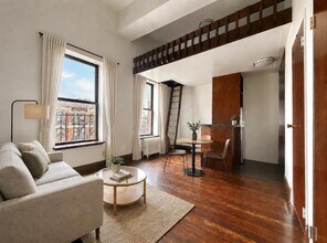 Building Photo - West 125th Street