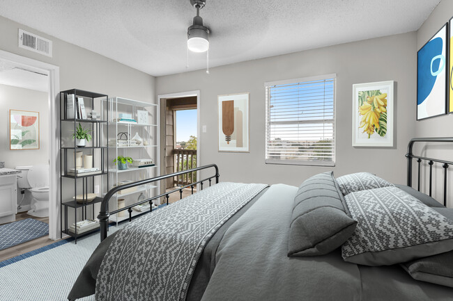 Building Photo - 130 Camino de Oro