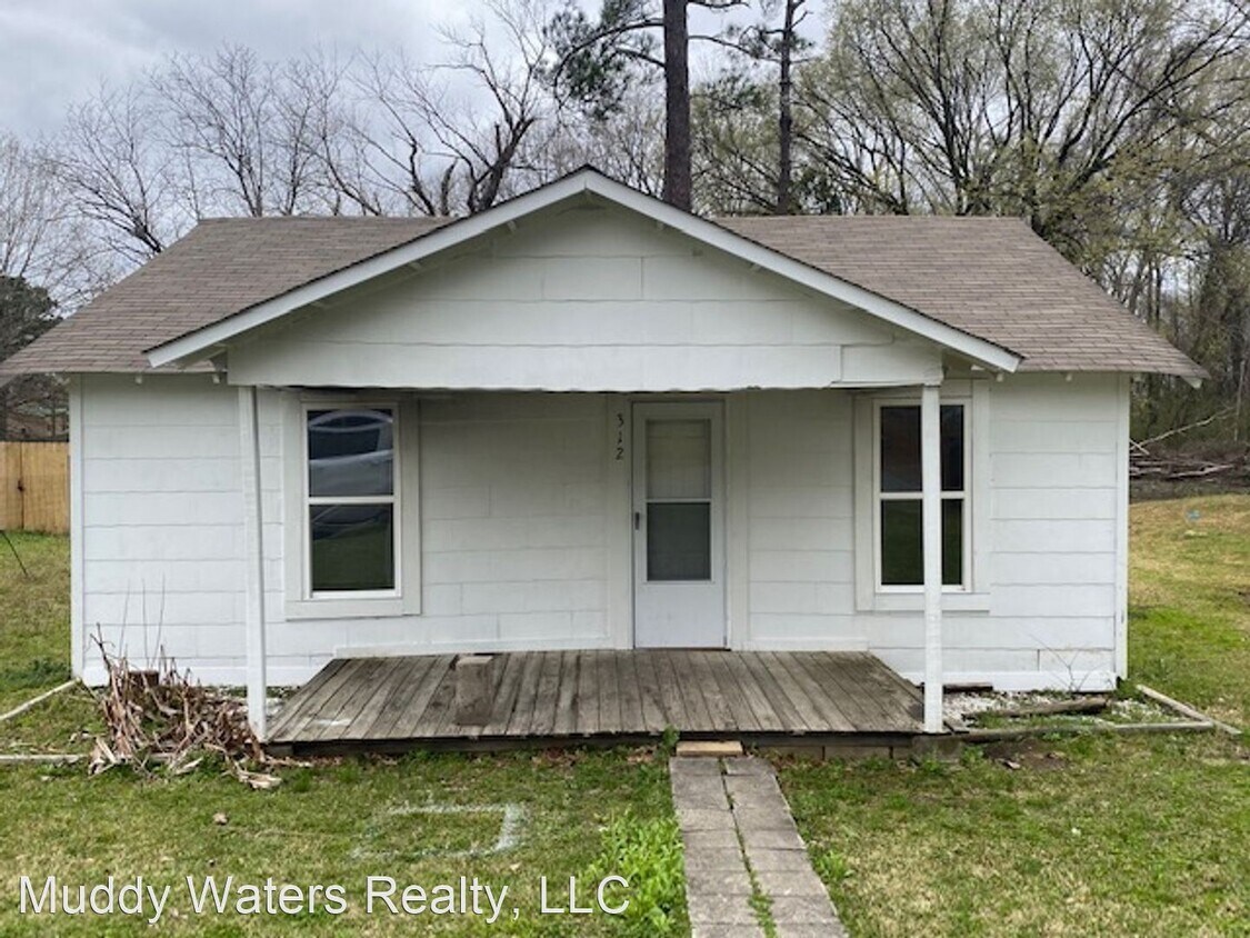 Primary Photo - 2 br, 1 bath House - 312 S Canal St
