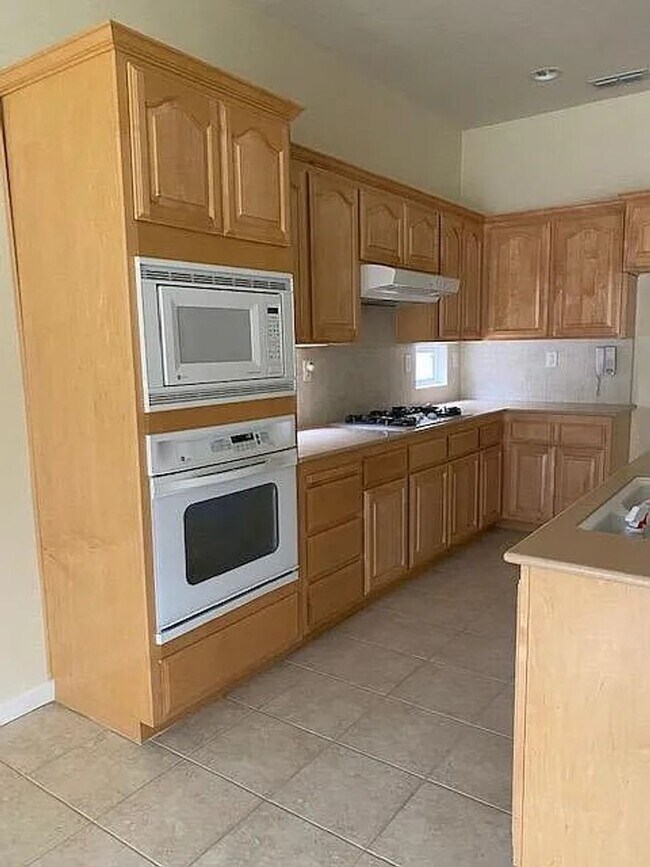 Building Photo - Beautiful 2 Bedroom and 2 Bathroom Home with 3 Car Garage in 55+ Gated Community $2,995.00