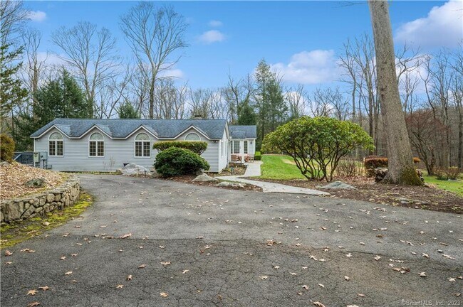 Foto del edificio - 2428 Long Ridge Rd