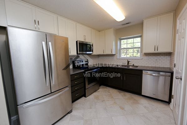 Building Photo - 608 Edenberry Dr