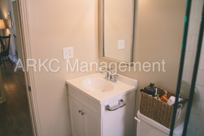 Building Photo - 4433 Roanoke Pky