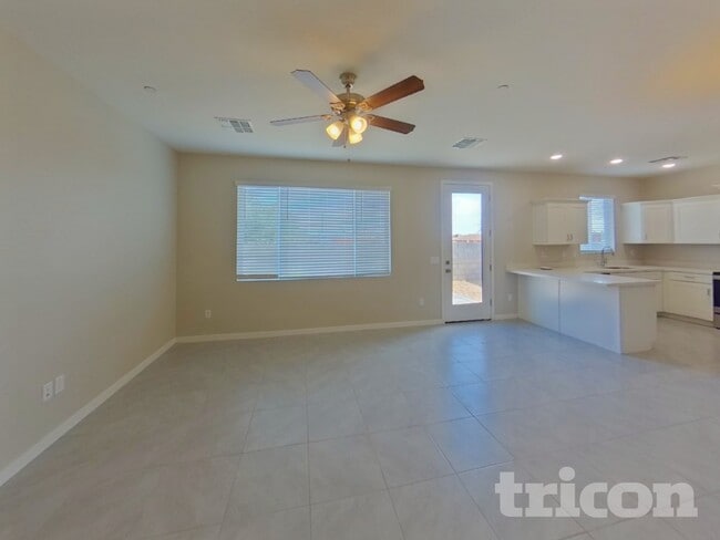 Building Photo - 4551 E Gary St