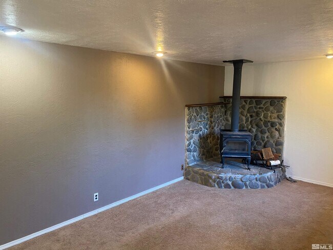 Building Photo - 3370 Heights