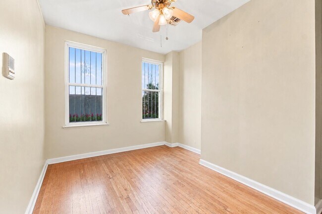 Foto del edificio - 420 Monroe St