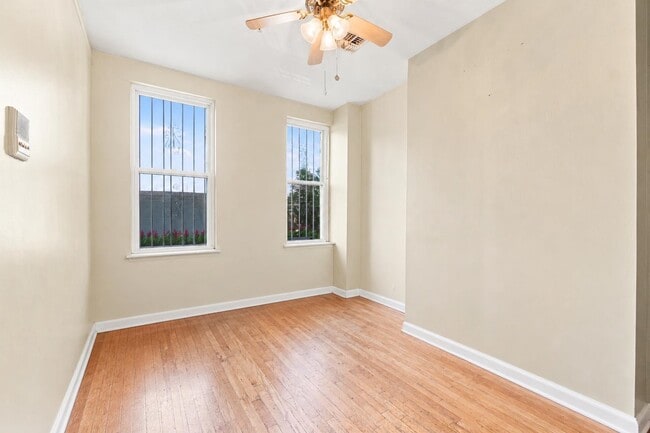 Building Photo - 420 Monroe St