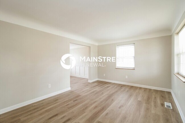Foto del edificio - 4 Bedroom Pet-Friendly Home in Cincinnati, OH with Main Street Renewal
