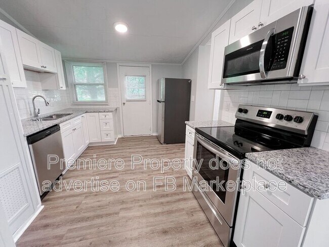 Building Photo - 1220 S Delaware