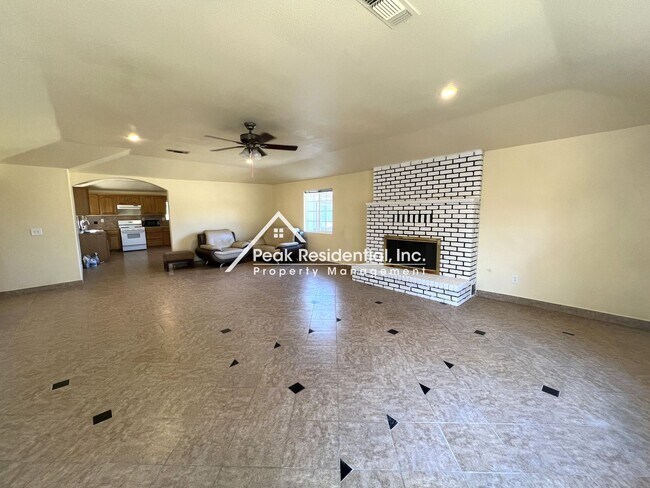 Building Photo - Wonderful 4bd/2ba Yuba City Home!