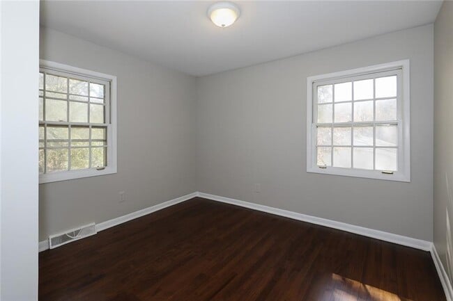 Foto del edificio - 439 Scott Blvd