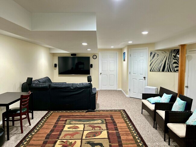 Building Photo - 1410 Brownstone Pl