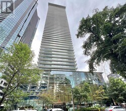 Building Photo - 33 Charles St E