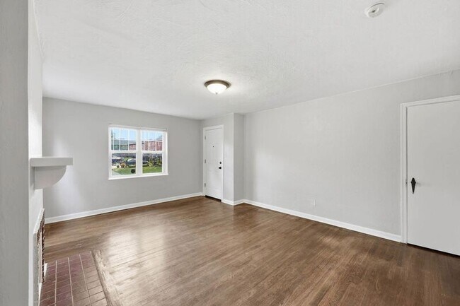 Building Photo - 1048 BERKELEY Rd