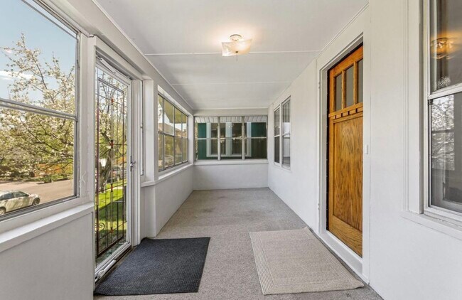 Cozy front porch (right) - 1480 Canfield Ave