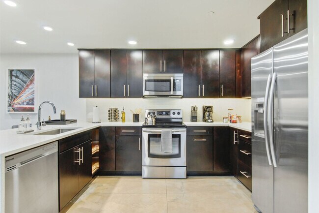 Foto del edificio - 822 Howard Ave