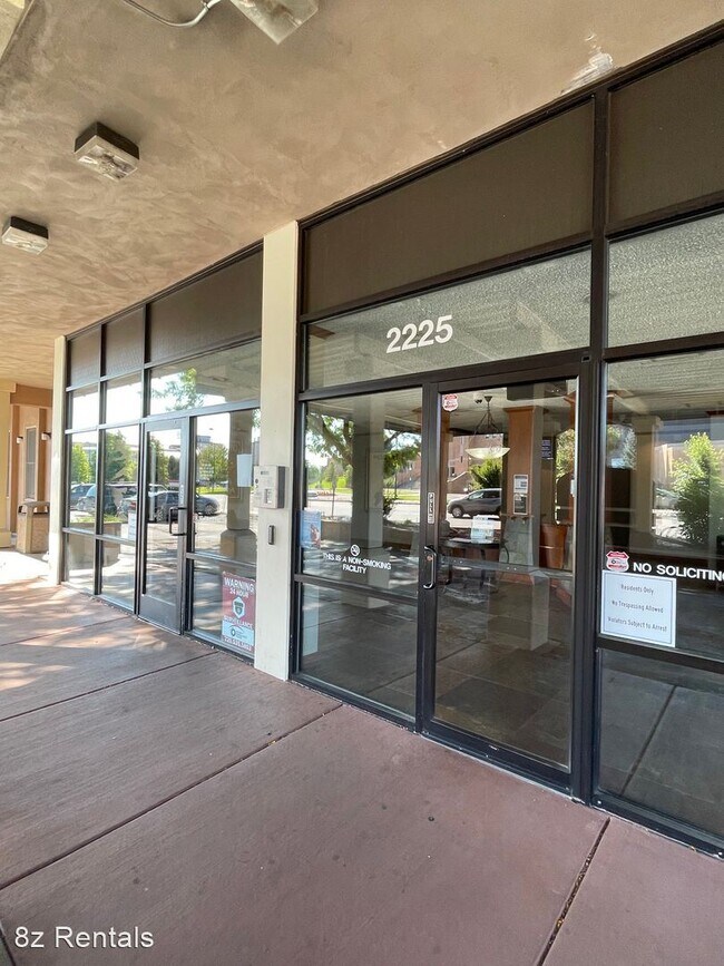 Building Photo - 2 br, 1 bath House - 2225 E Buchtel Blvd #903