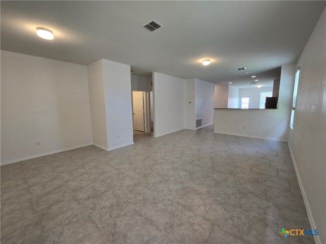 Building Photo - 334 Mistflower