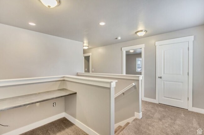 Building Photo - 5252 W Armada Way