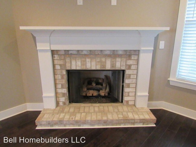 Building Photo - 1535 Manassas Dr
