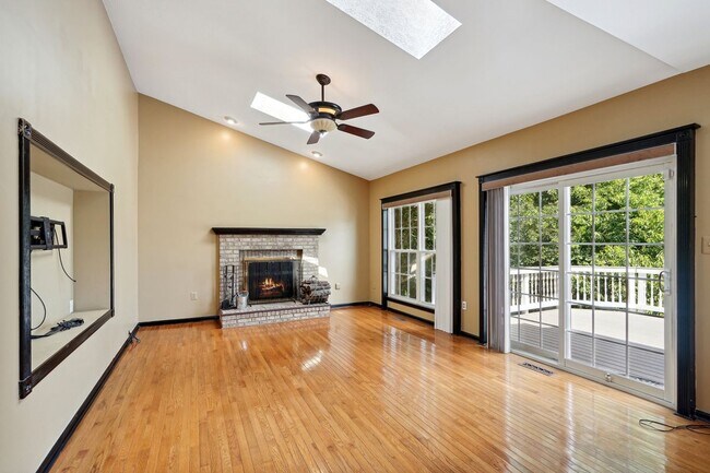 Foto del edificio - 5406 Lomax Way