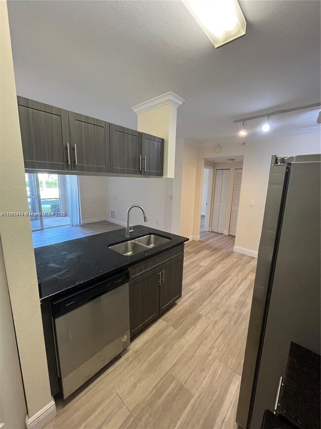 Foto del edificio - 6492 Emerald Dunes Dr