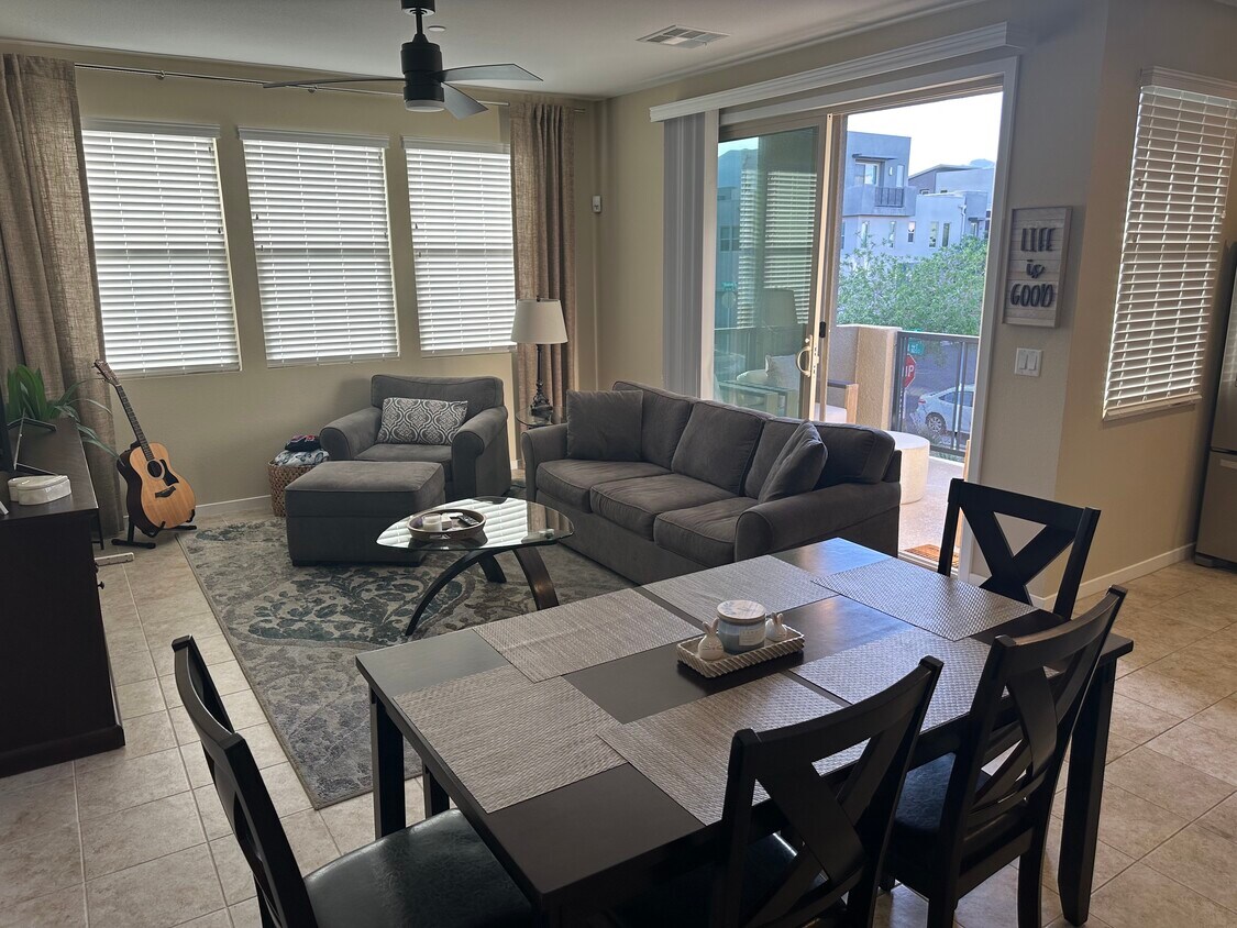 Foto principal - 11257 Rainbow Peak Ave