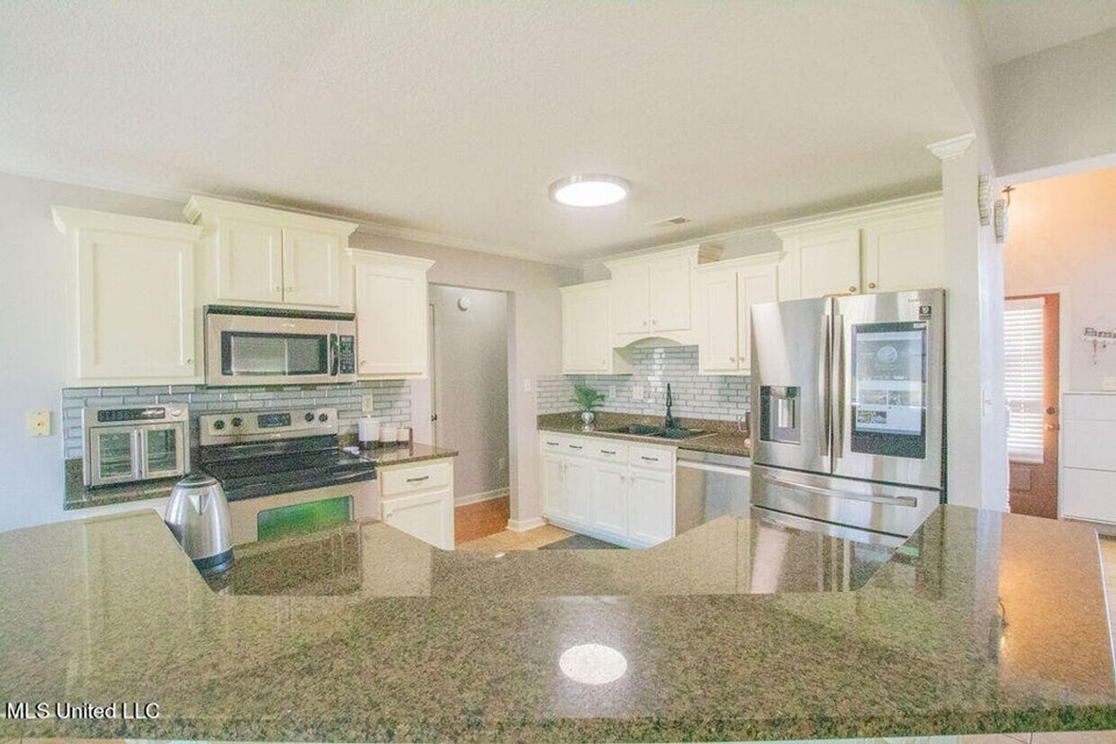 Foto del edificio - COMING SOON! Dickens Place Subdivision