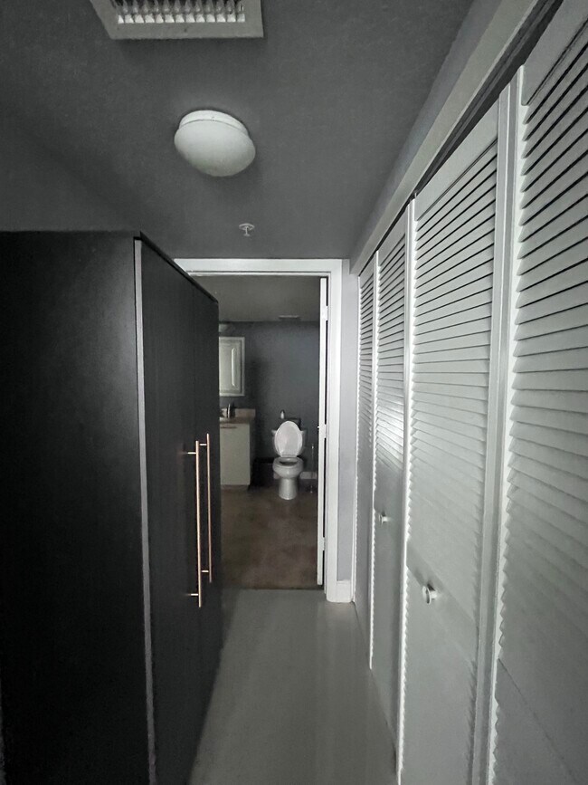 Foto del edificio - 1800 N Bayshore Dr
