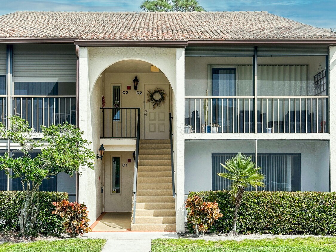 Primary Photo - 1575 SW Silver Pine Way